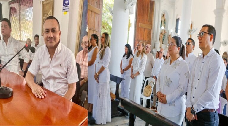 Alcira Sandoval implora a Dios por la revoctoria