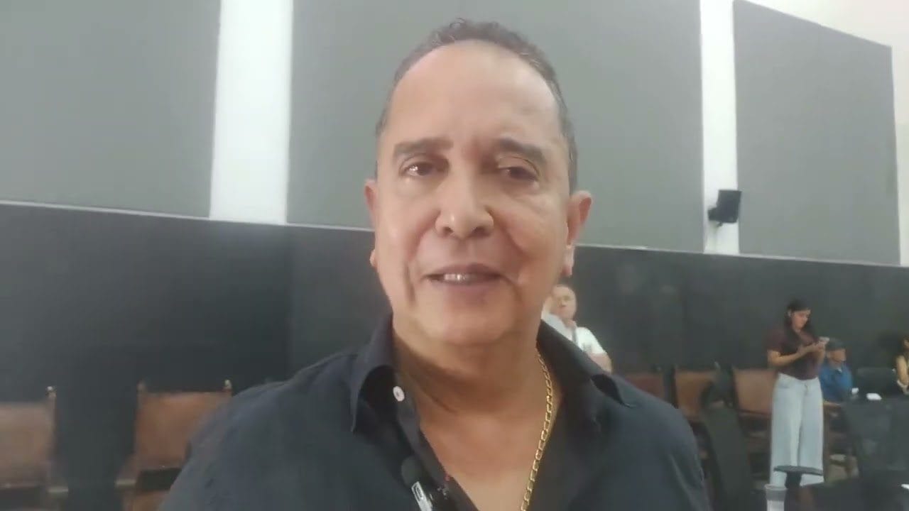 Diputado-Adalberto-Llinas-calentado-por-la-revocatoria-de-Alcira-Sandoval-se-noto-apasionado