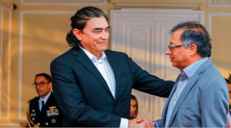 Gustavo Bolivar y Petro presidente 2