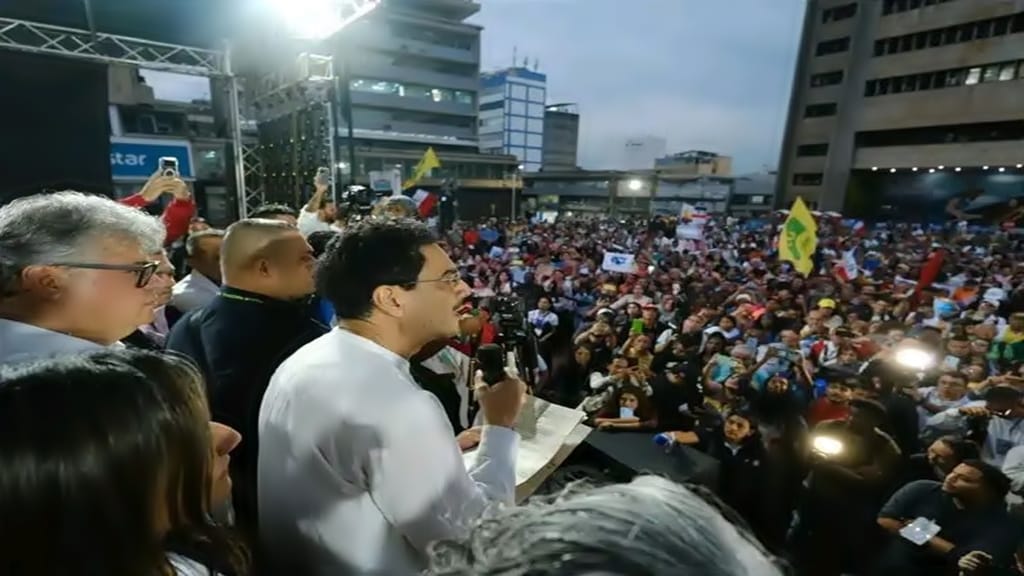 Iván Cepeda Pacto Historico plaza pública